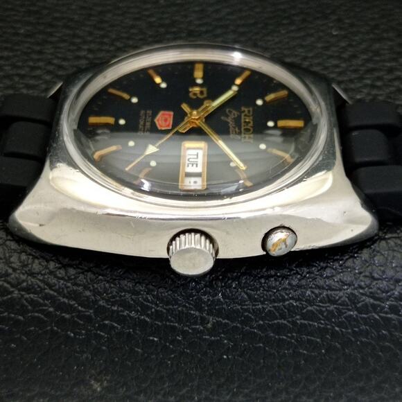 Black and Gold Men's Watch - Picture 5 of 10